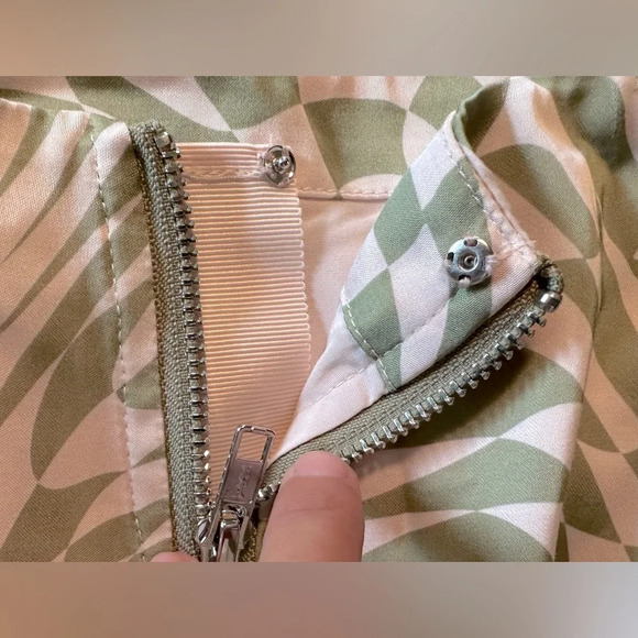 NWT For Love & Lemons Aiko Mini Skirt Green Size Small - Picture 8 of 10